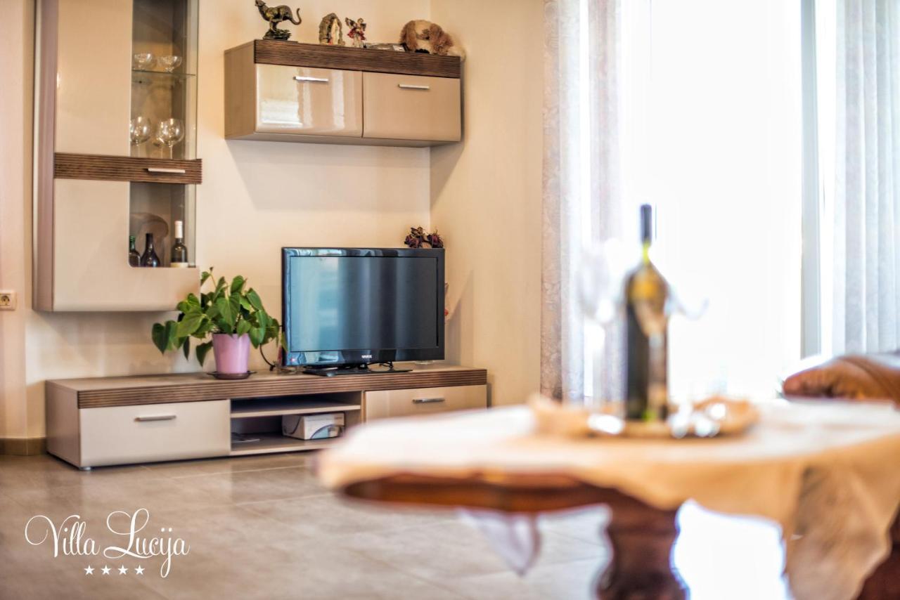 Villa Lucija プーラ エクステリア 写真