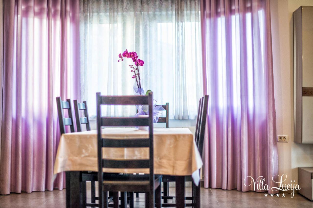 Villa Lucija プーラ エクステリア 写真